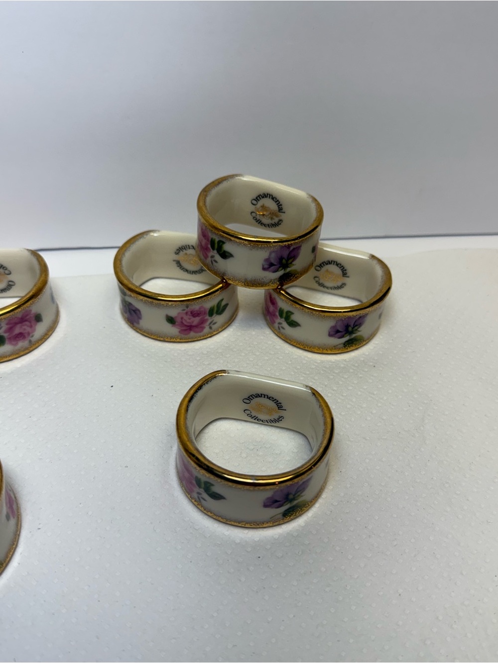 Set of 12 Ornamental Collectibles Fine China Napkin Rings - Picture 10 of 12